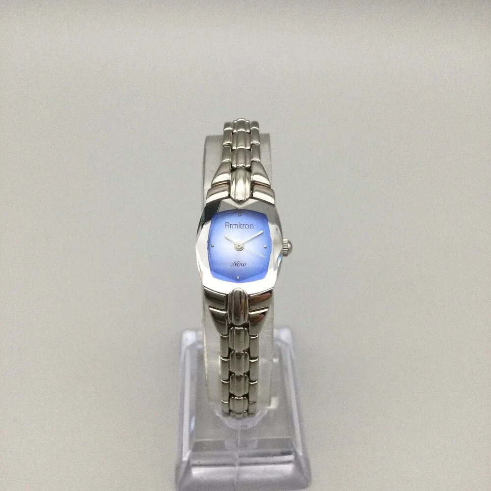Armitron Womens Watch 17mm Blue Dial Faceted Crystal New Battery 7.25